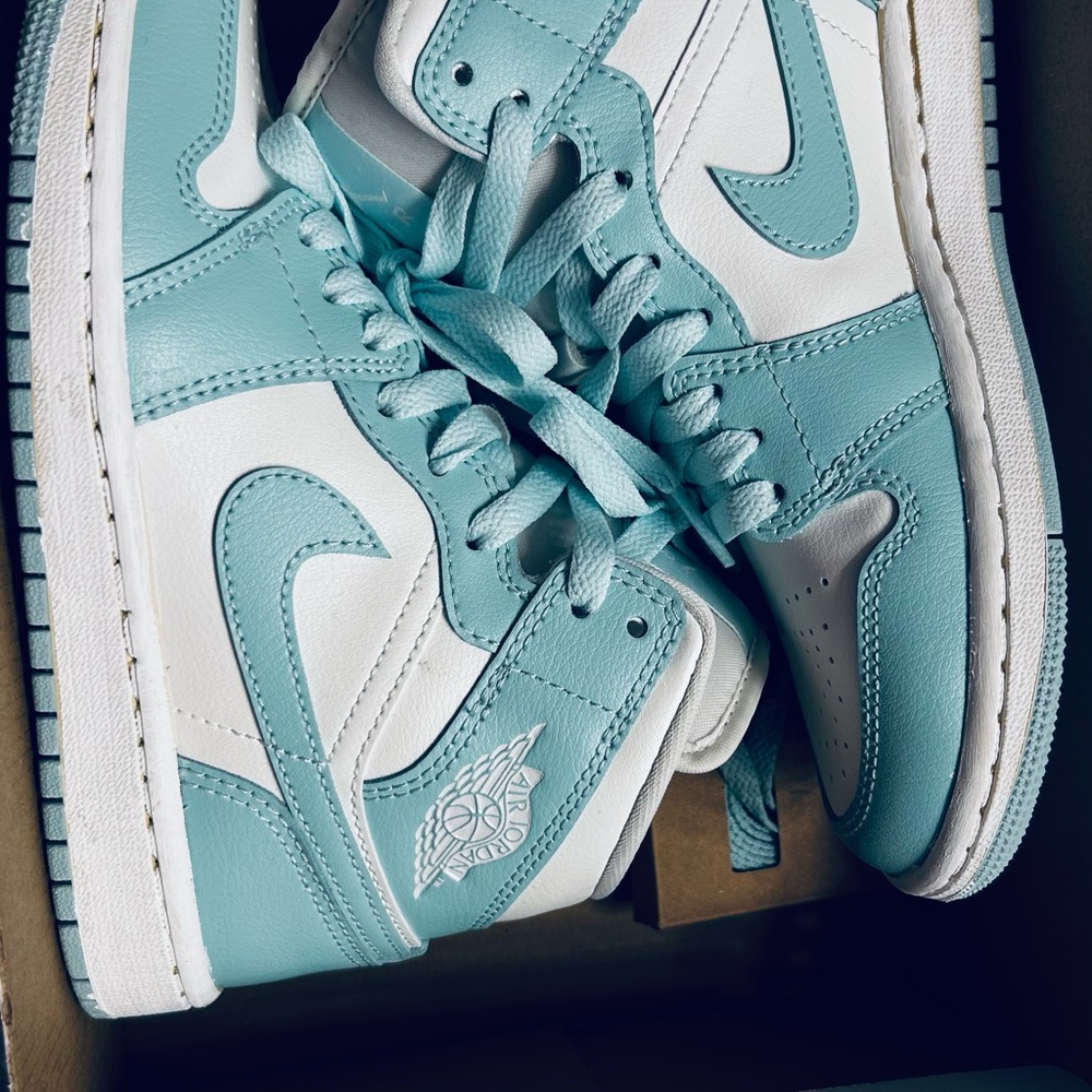 Nike Air Jordan 1 Mid Sneakers - Teal and White